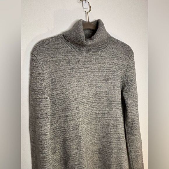 J. Crew mercantile EUC gray turtleneck sweater Size small - Picture 2 of 5